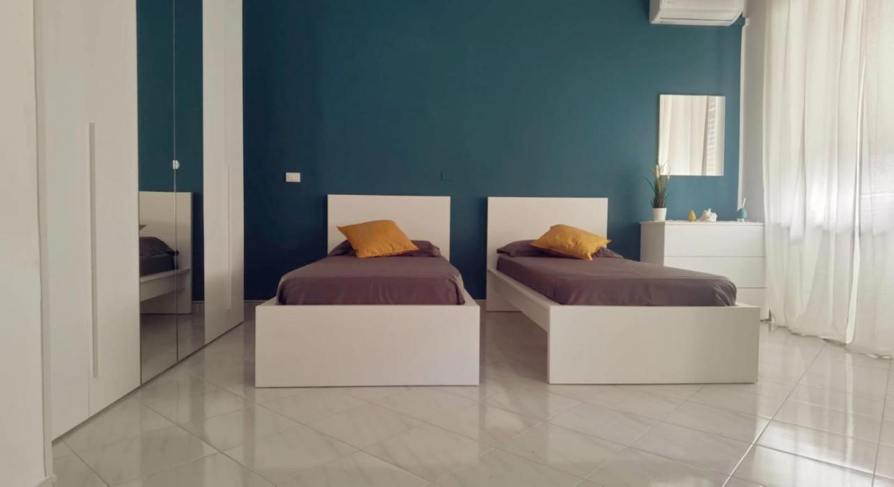 سكاليا A Due Passi Dal Mare B&B المظهر الخارجي الصورة